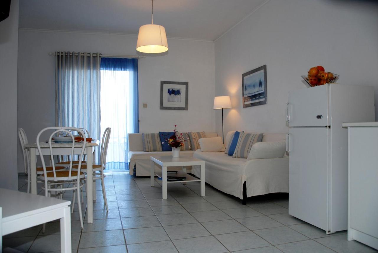 Villa Fleria Seaside Studios & Apts Gerani  Exteriör bild