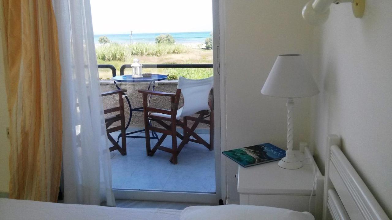 Villa Fleria Seaside Studios & Apts Gerani  Exteriör bild