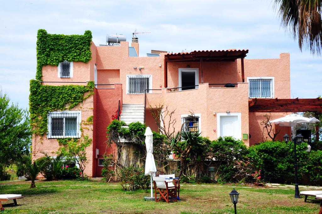 Villa Fleria Seaside Studios & Apts Gerani  Exteriör bild