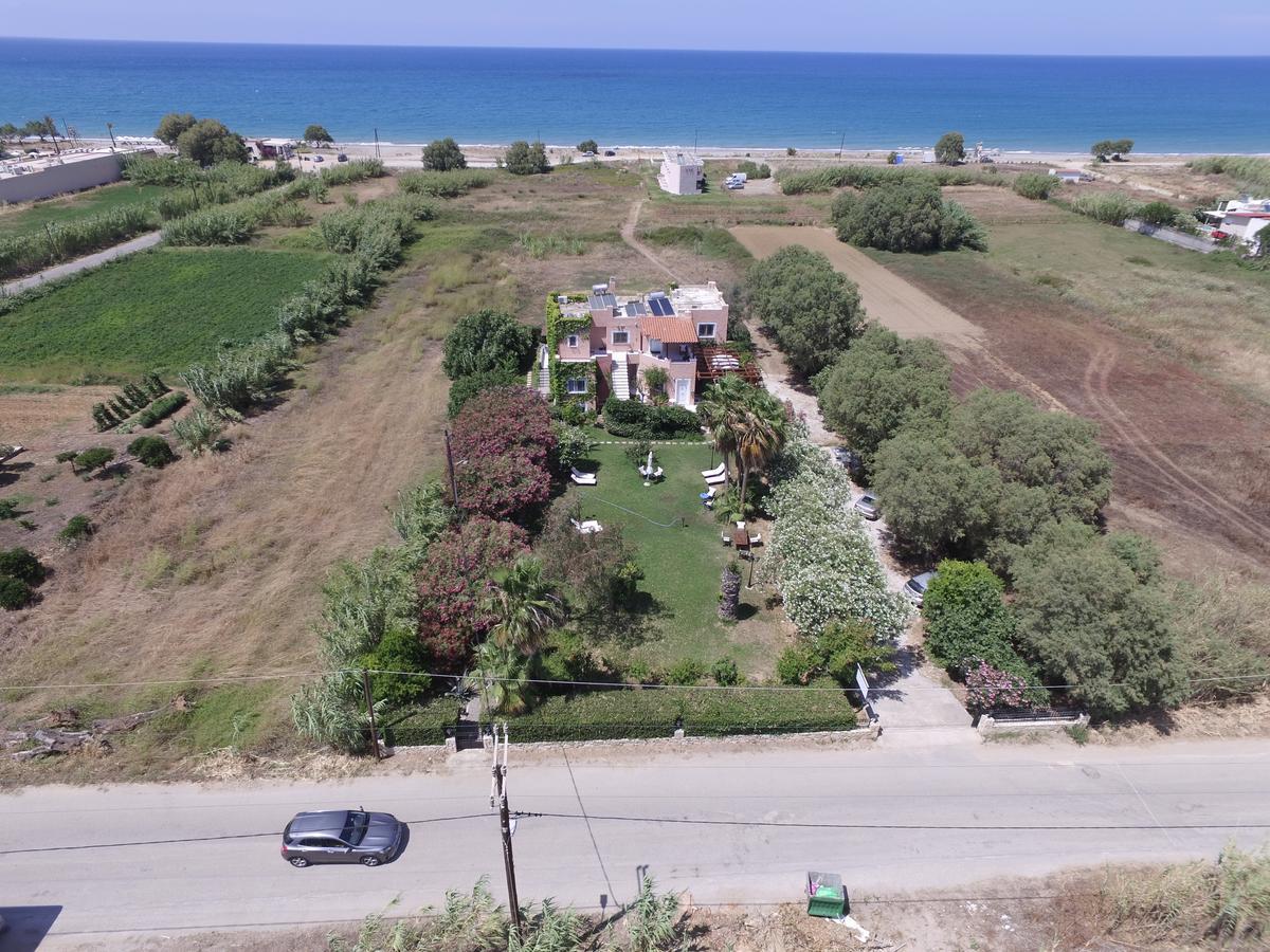 Villa Fleria Seaside Studios & Apts Gerani  Exteriör bild